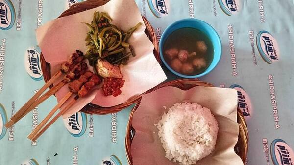 Warung Ari Panjer: Sate Ikan Marlin Legendaris Denpasar
