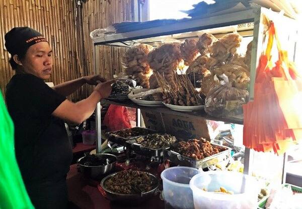 Warung Babi Guling Pak Malen Seminyak: Legenda Sunset Road yang Cepat Habis