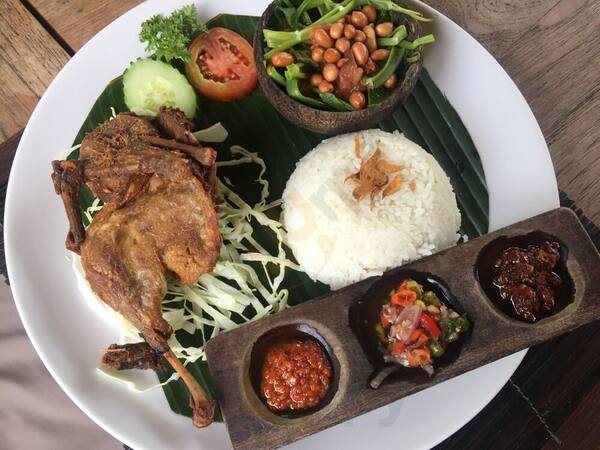 Warung Bendega Renon, Denpasar: Ikan Bakar Tiga Sambal Favorit Warga Sejak 1996