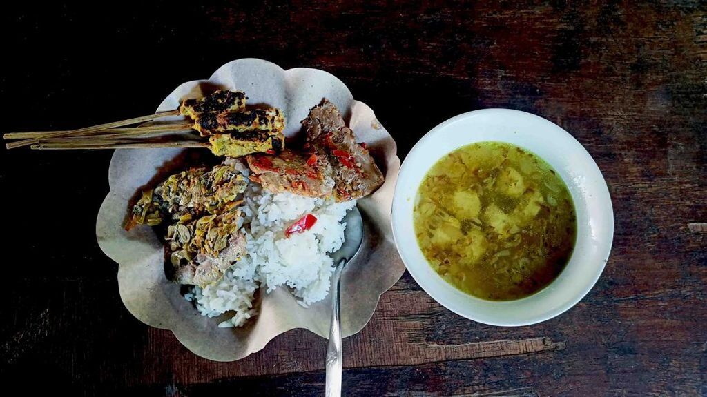 Warung Bu Ribu Sengkidu: Marlin Satay and Pepes Since 1950