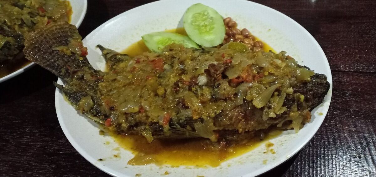 Warung Jowet, Kintamani: Rp30k Nyat-Nyat Tilapia Facing Batur