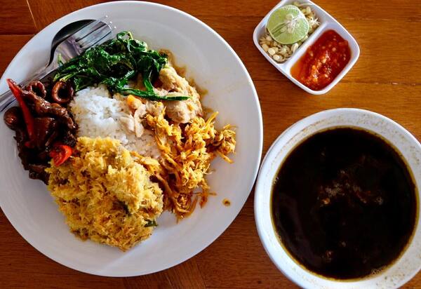 Warung Kolega, Legian: The Legendary Javanese Buffet That Stays Cheap