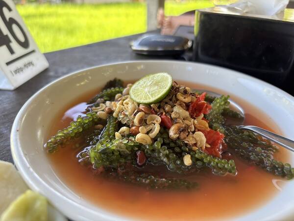 Warung Kuah Pindang Mas Ubud: Rujak Rp11 Ribu di Gubuk Sawah