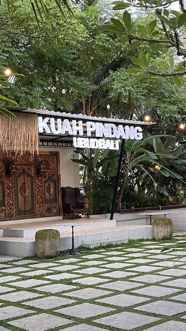 Warung Kuah Pindang Mas Ubud: Rujak Rp11 Ribu di Gubuk Sawah