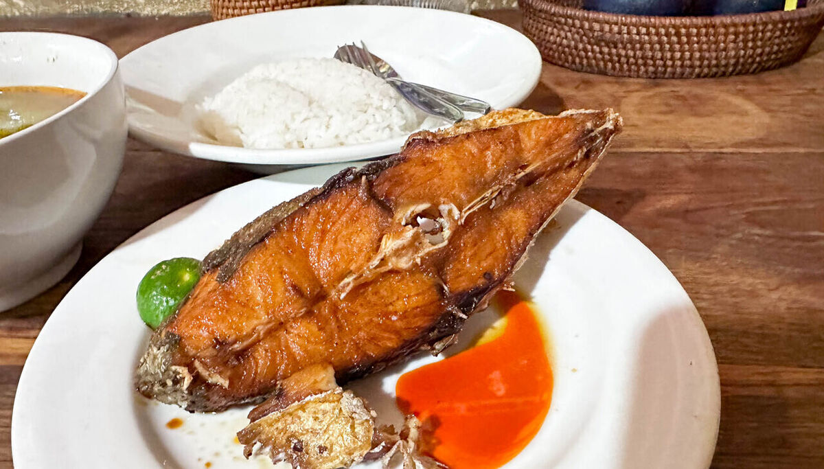 Warung Mak Beng Sanur: Legendary Fried Fish & Fish Head Soup Since 1941