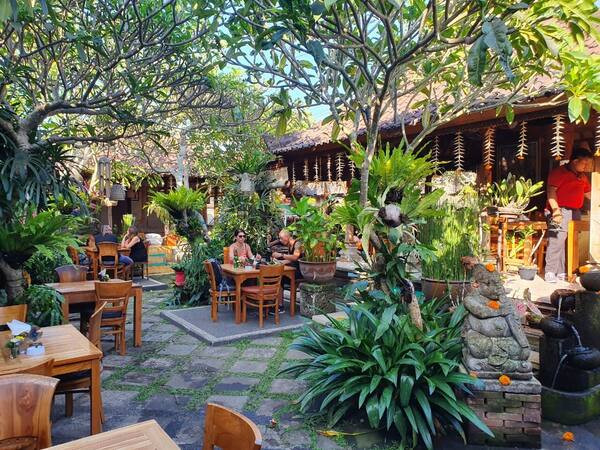 Warung Makan Bu Rus Ubud: Menu, Prices and When to Go