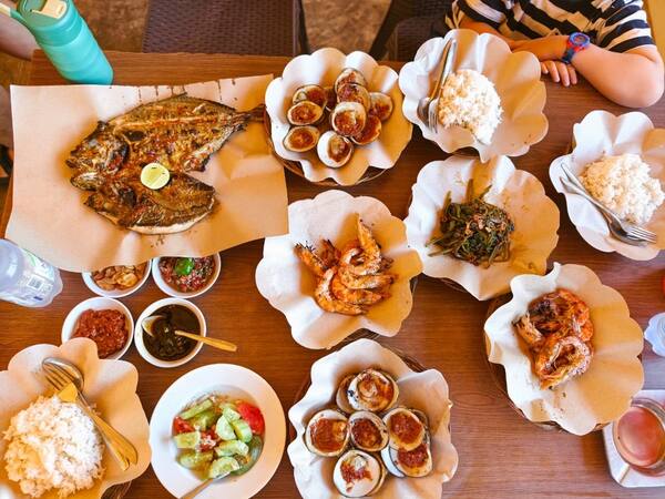 Warung Mami Ikan Bakar Jimbaran: Harga, Jam, dan Antrean