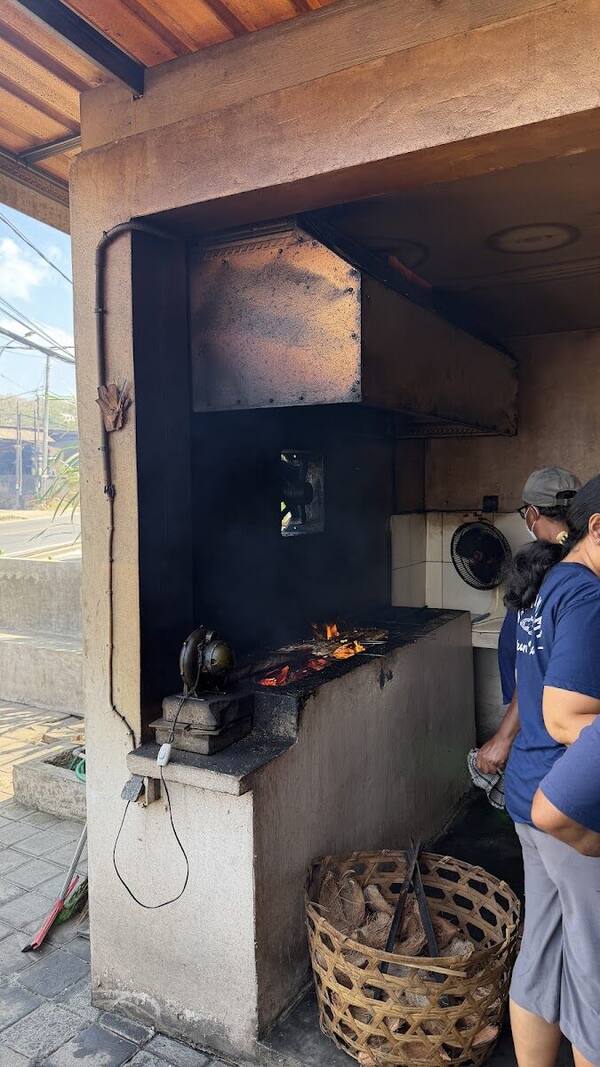 Warung Mami Ikan Bakar Jimbaran: Harga, Jam, dan Antrean