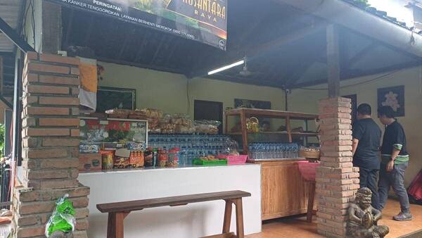 Warung Mek Juwel Sayan Ubud: Nasi Ayam Betutu Rp25-30rb