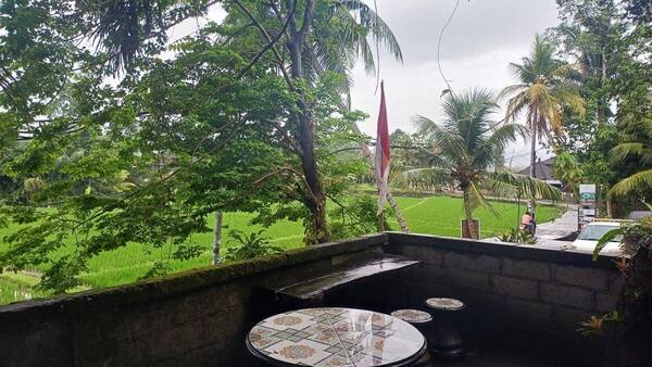 Warung Mek Juwel Sayan Ubud: Nasi Ayam Betutu Rp25-30rb