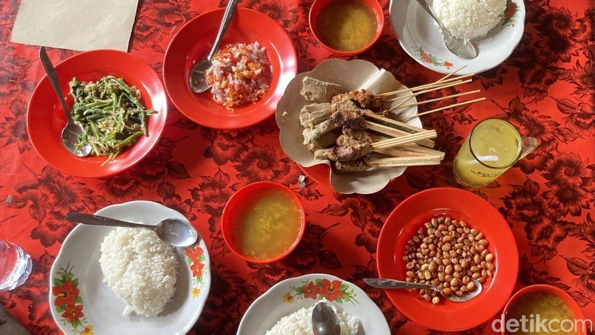 Warung Mertha Sari, Pesinggahan: Klungkung’s Legendary Fish Satay Set