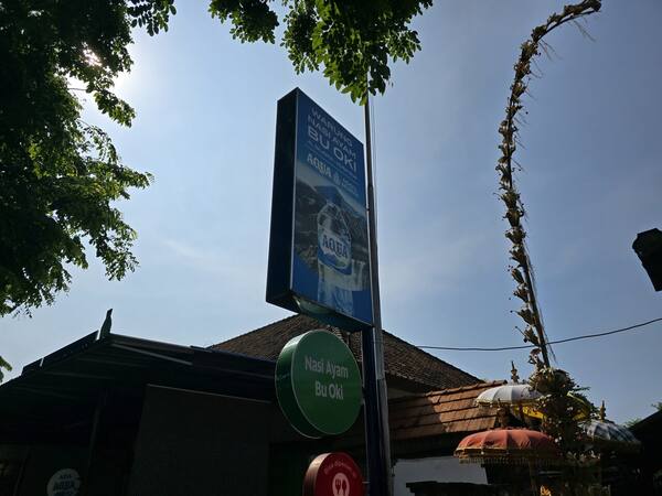 Warung Nasi Ayam Bu Oki Nusa Dua: Nasi Ayam Bali yang Melegenda