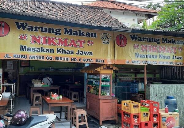 Warung Nikmat Kuta: The Legendary Halal Nasi Campur That Always Sells Out