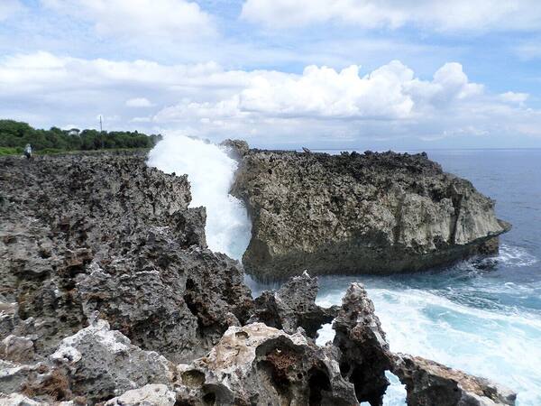Water Blow Nusa Dua: Dramatic Wave Blasts on the Rocky Cliffs