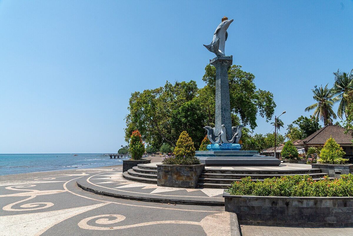 Lovina Beach Dolphin Watching: Chasing Sunrise & Dolphins in North Bali