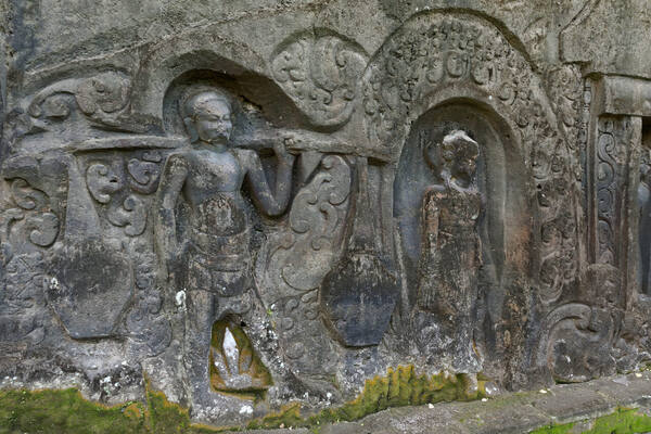 Yeh Pulu: The Hidden Ancient Rock Relief Behind Bedulu's Rice Fields