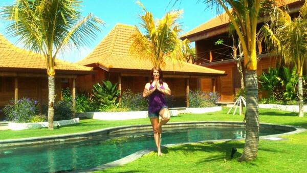 Yoga Searcher Bali di Uluwatu: Kelas Drop-in dan Paket Surf + Yoga di Jl. Labuansait