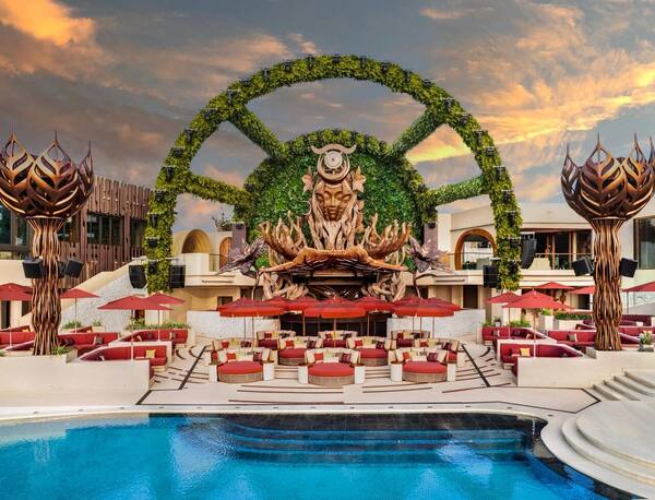 Zumana Kuta Resmi Dibuka: Beach Club Savaya di Sunset Bay