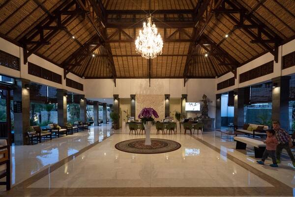 Royal Tulip Springhill Resort Jimbaran 14